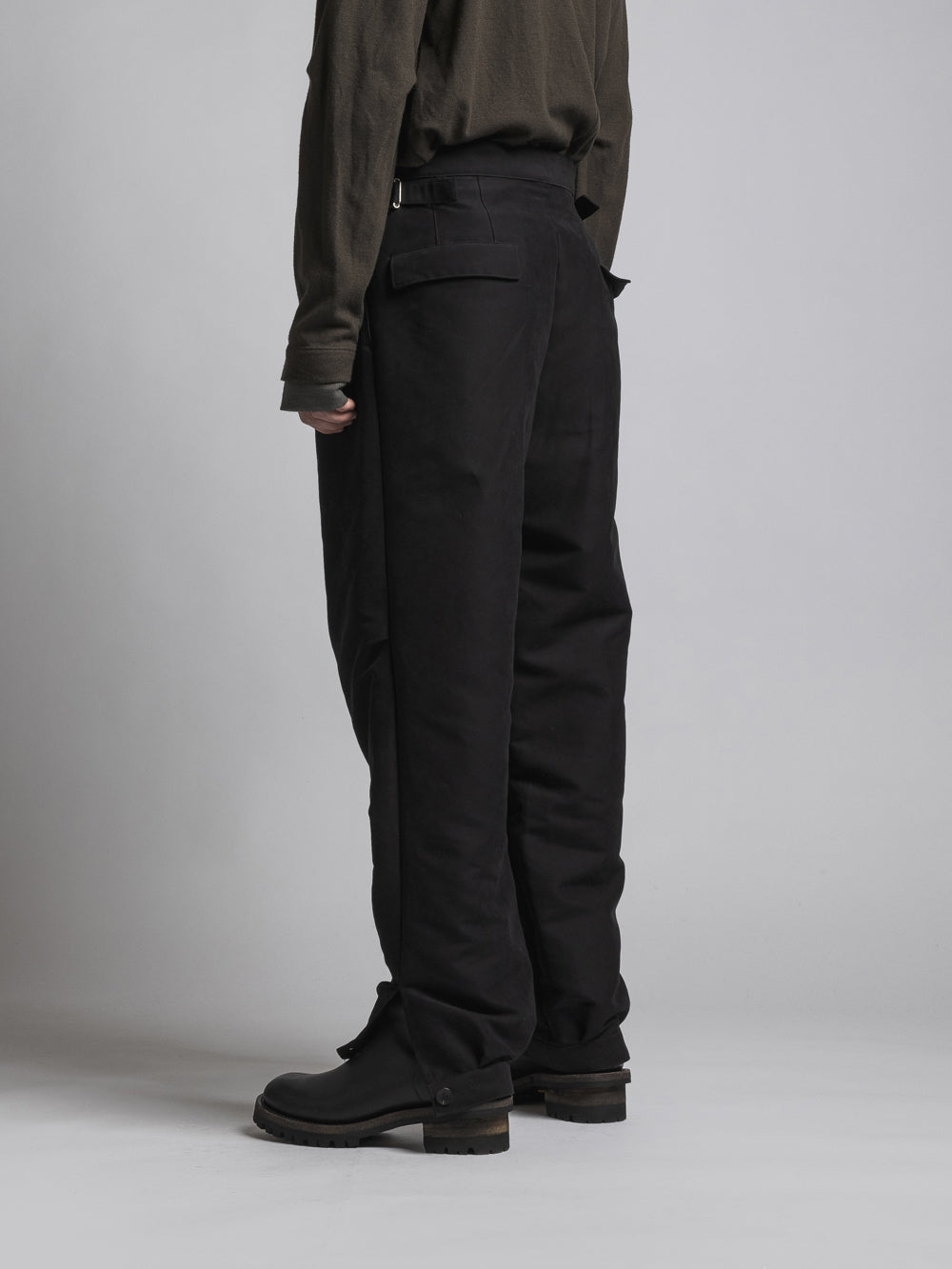 
                  
                    WATER-REPELLENT CUFF PANTS
                  
                
