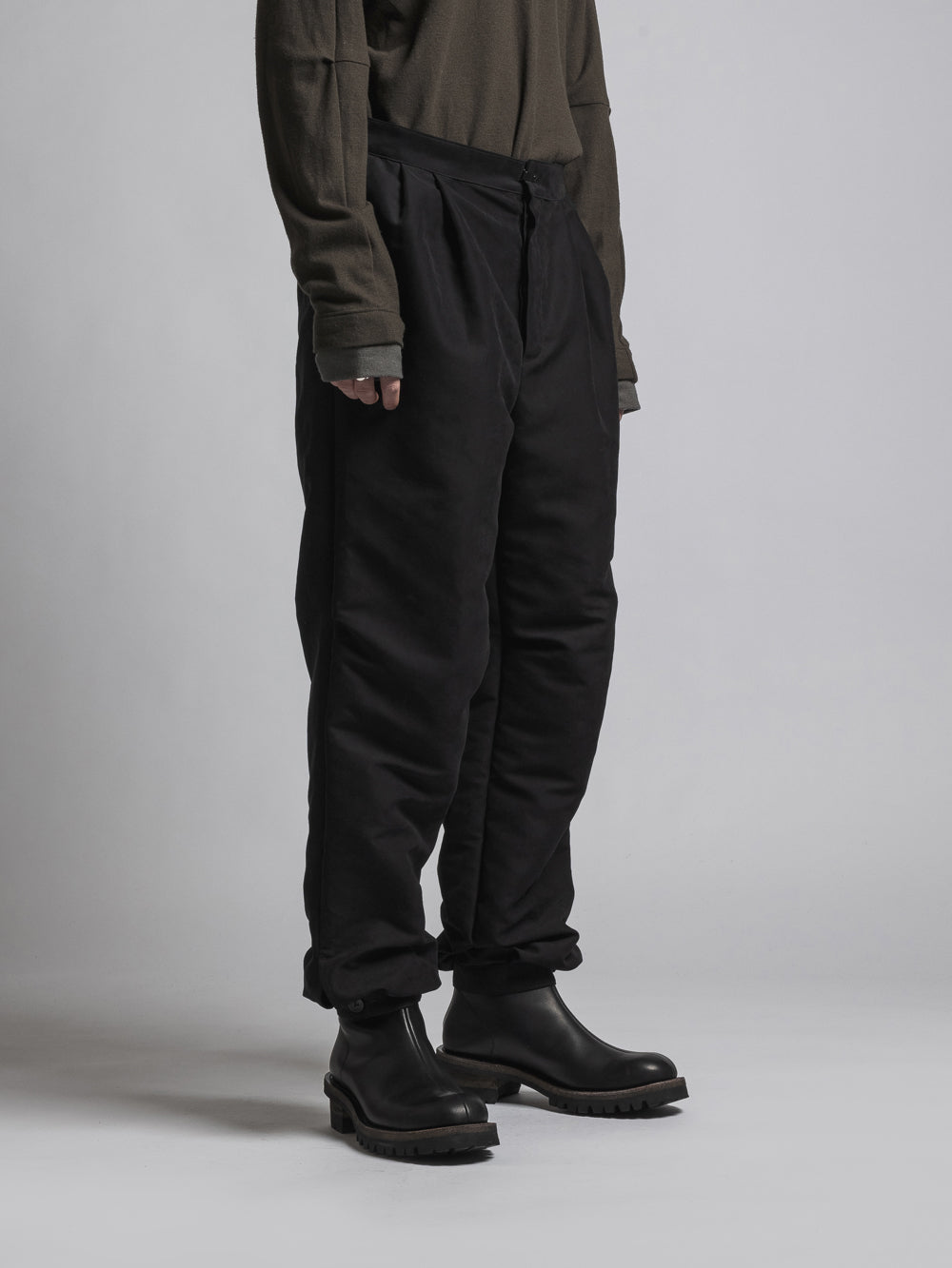 
                  
                    WATER-REPELLENT CUFF PANTS
                  
                