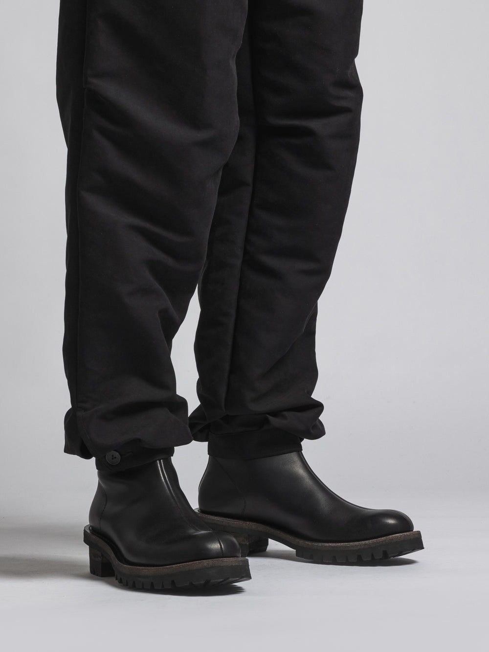 
                  
                    WATER-REPELLENT CUFF PANTS
                  
                