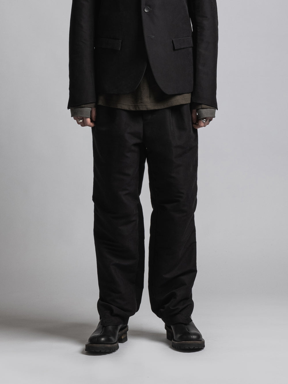 
                  
                    WATER-REPELLENT CUFF PANTS
                  
                