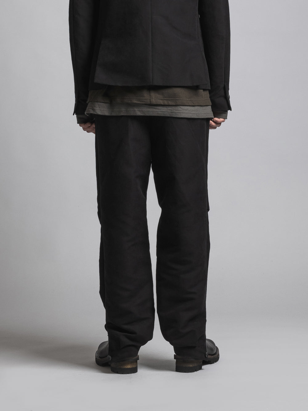 
                  
                    WATER-REPELLENT CUFF PANTS
                  
                