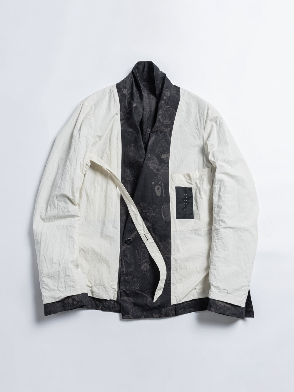 
                  
                    INSECTS PRINTED BLAZER
                  
                