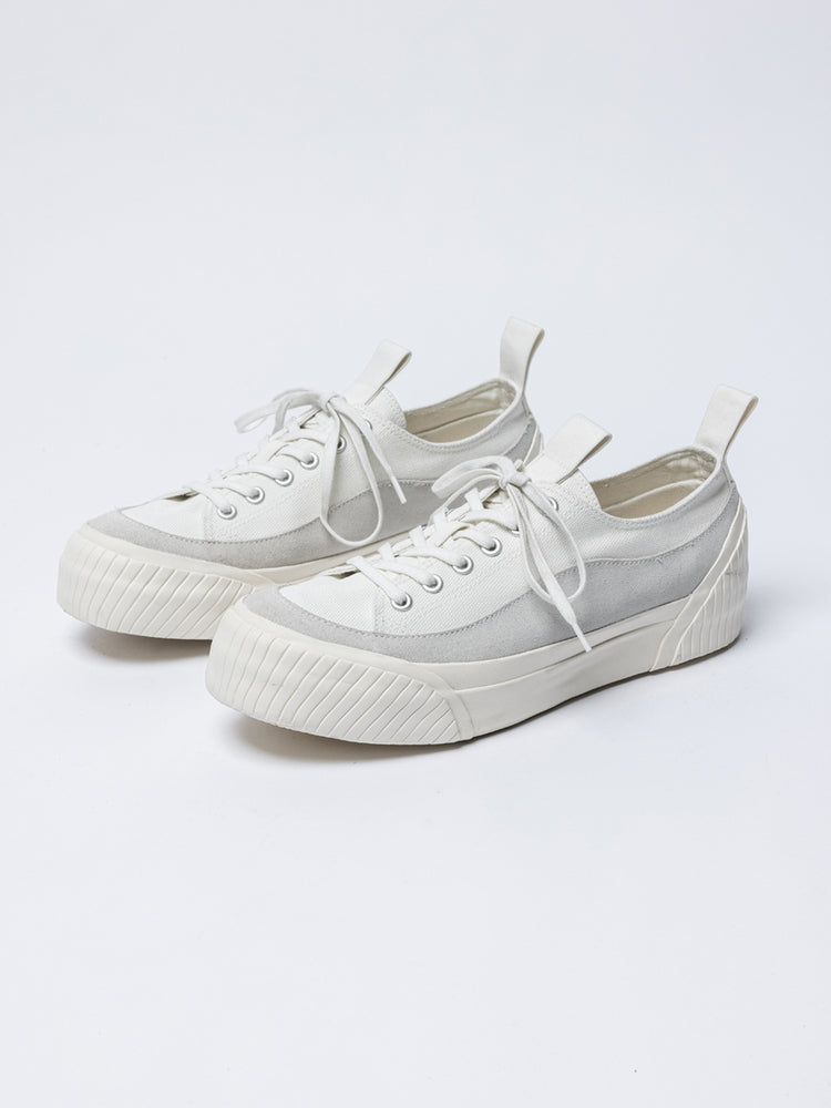 
                  
                    LACE UP VULCANIZED SNEAKER
                  
                