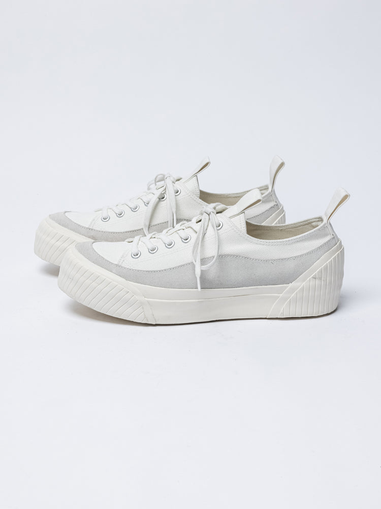 
                  
                    LACE UP VULCANIZED SNEAKER
                  
                