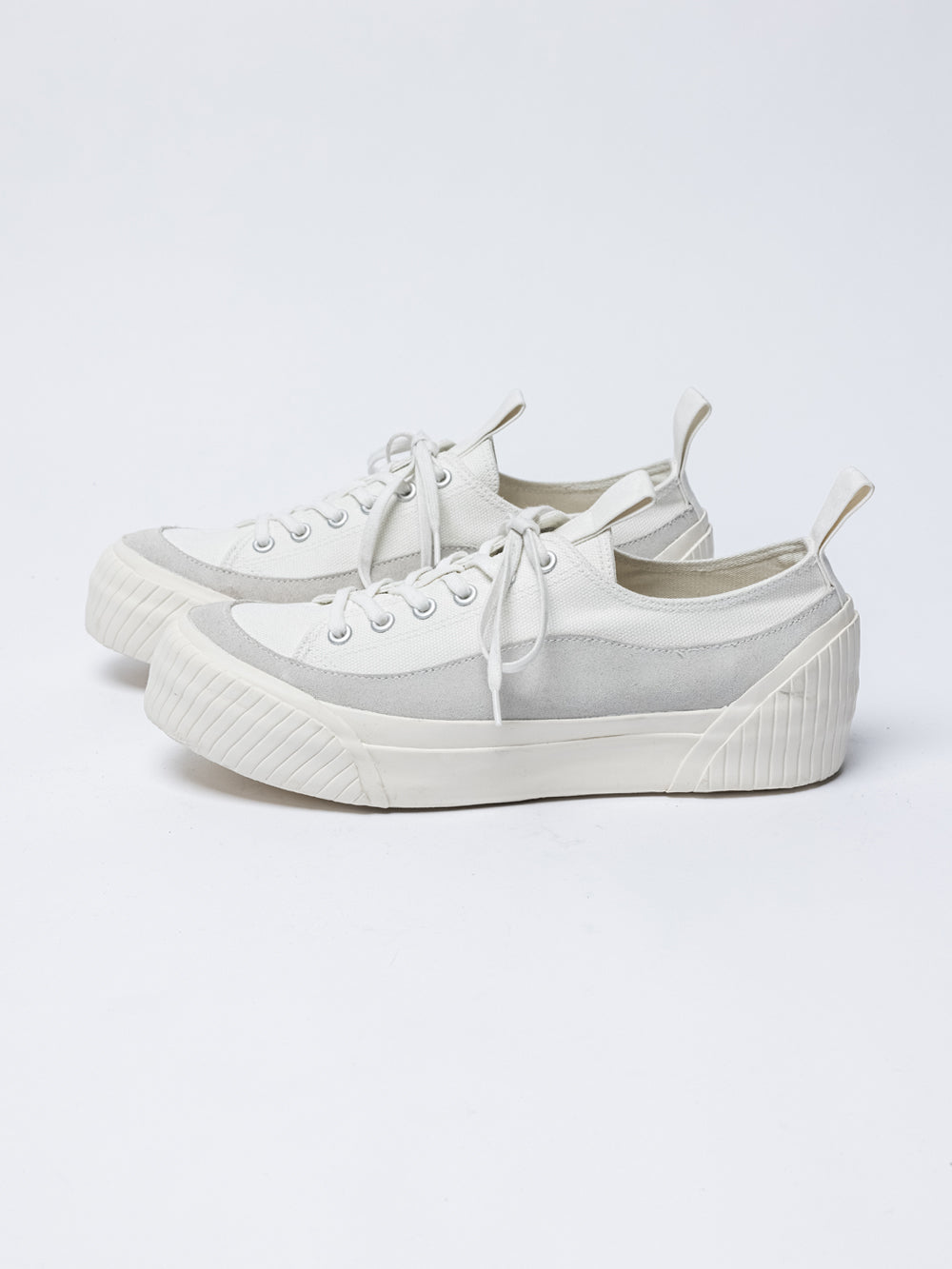 
                  
                    LACE UP VULCANIZED SNEAKER
                  
                