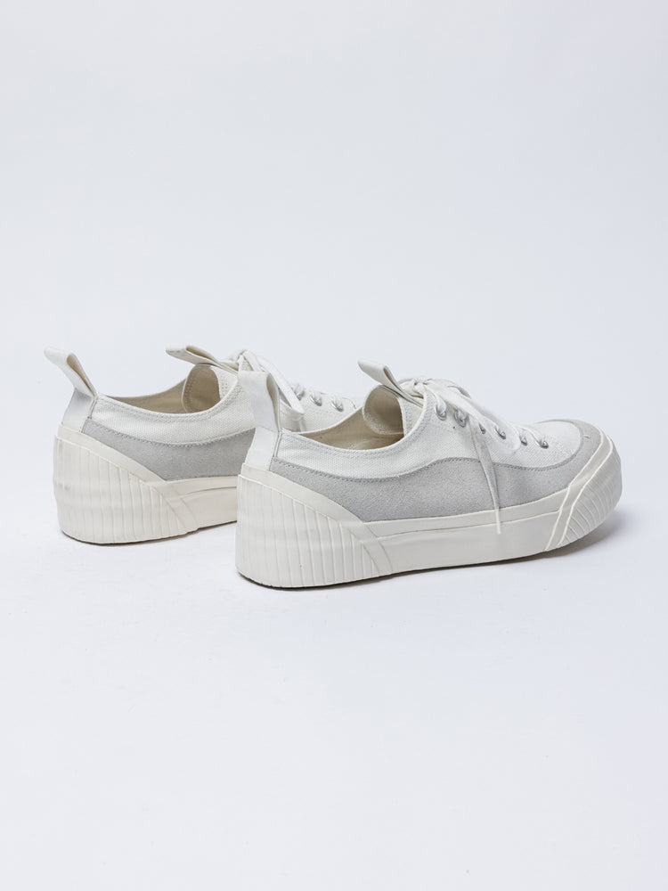
                  
                    LACE UP VULCANIZED SNEAKER
                  
                