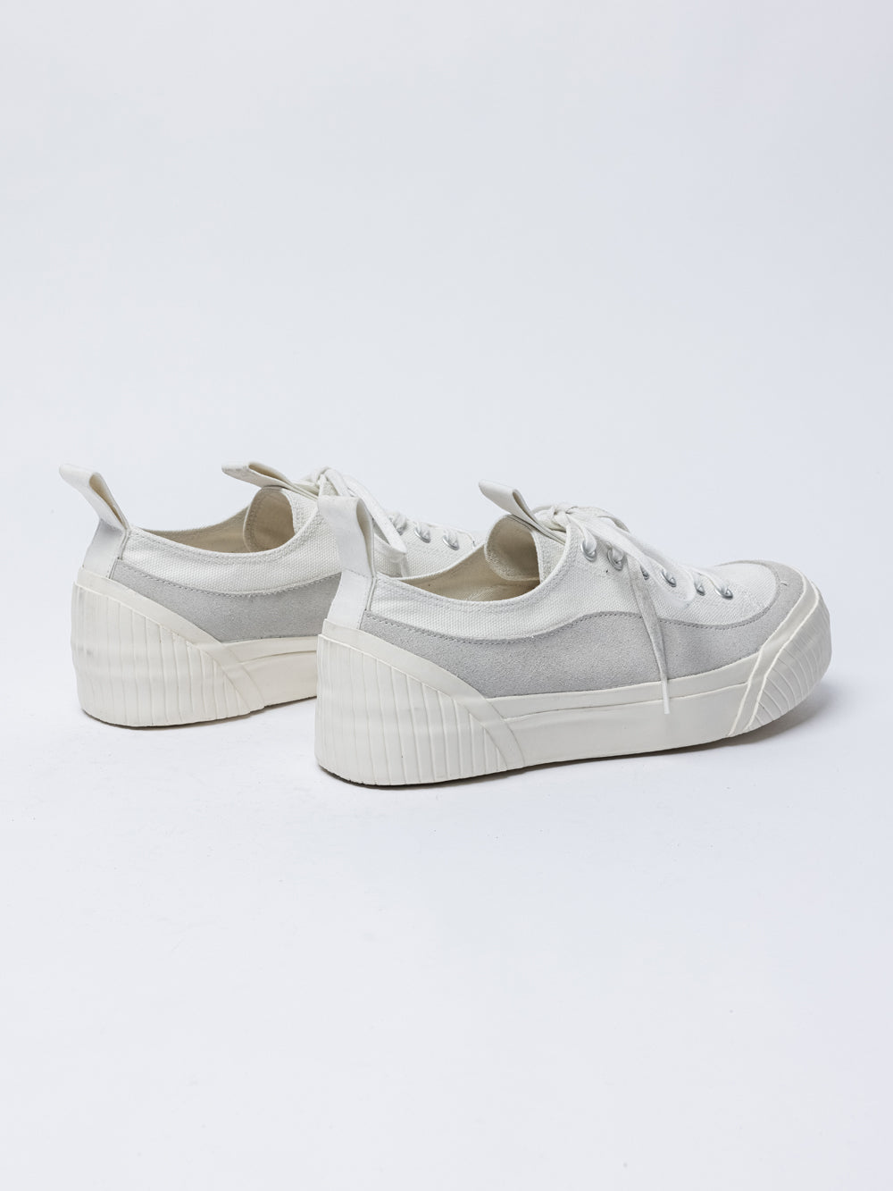 
                  
                    LACE UP VULCANIZED SNEAKER
                  
                