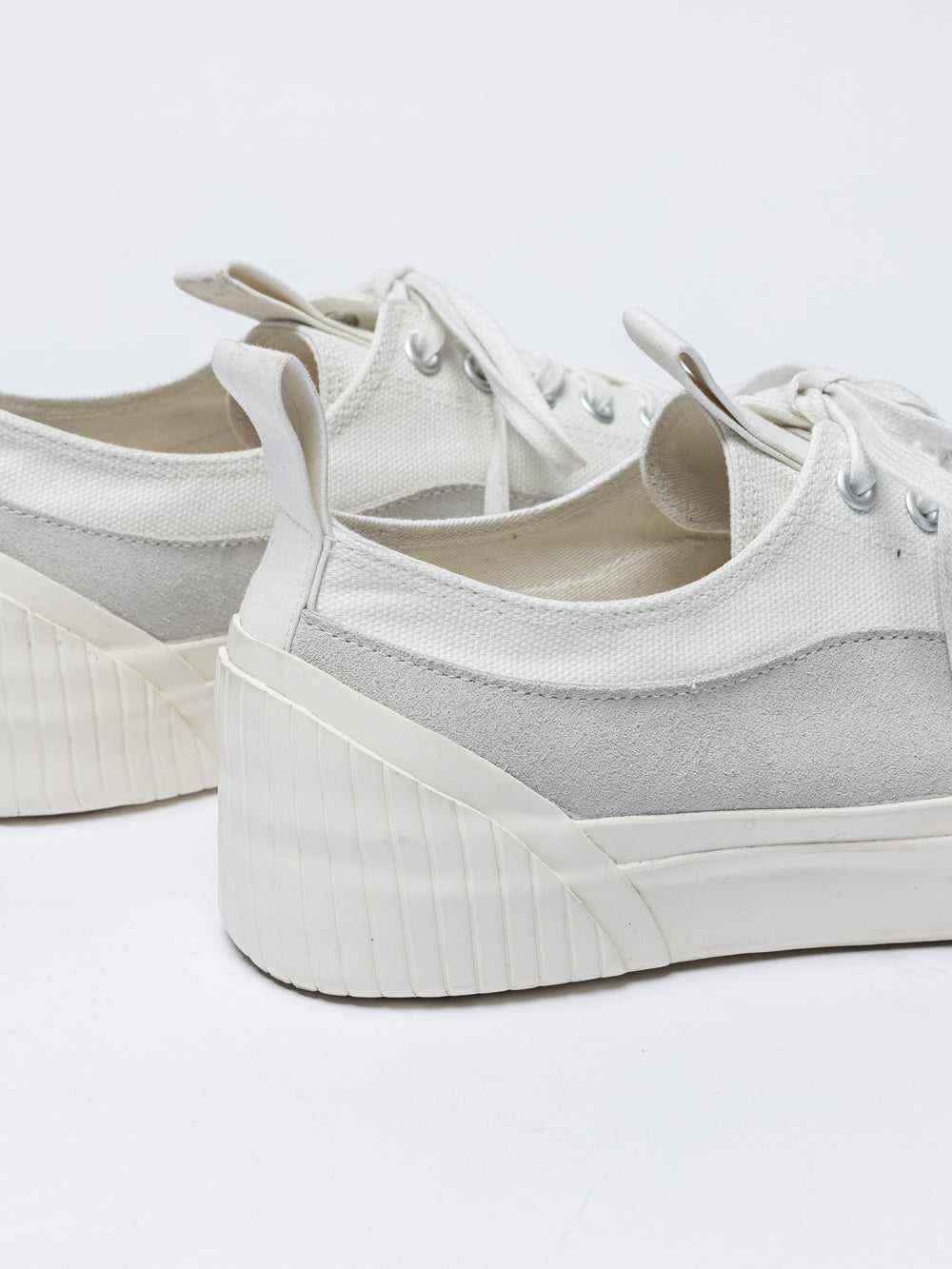 
                  
                    LACE UP VULCANIZED SNEAKER
                  
                
