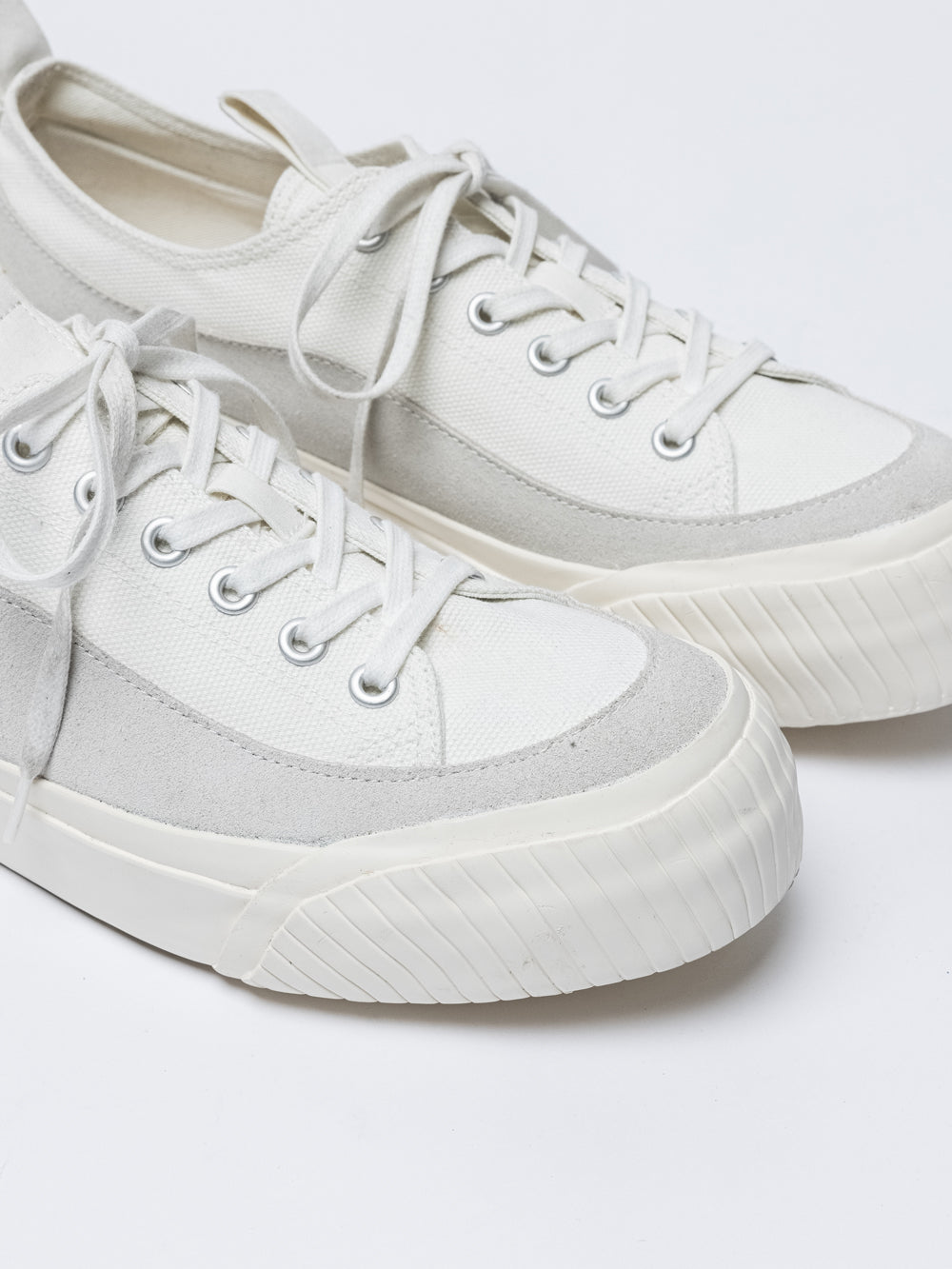 
                  
                    LACE UP VULCANIZED SNEAKER
                  
                