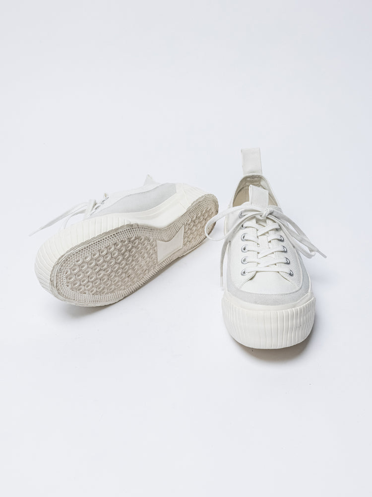 
                  
                    LACE UP VULCANIZED SNEAKER
                  
                