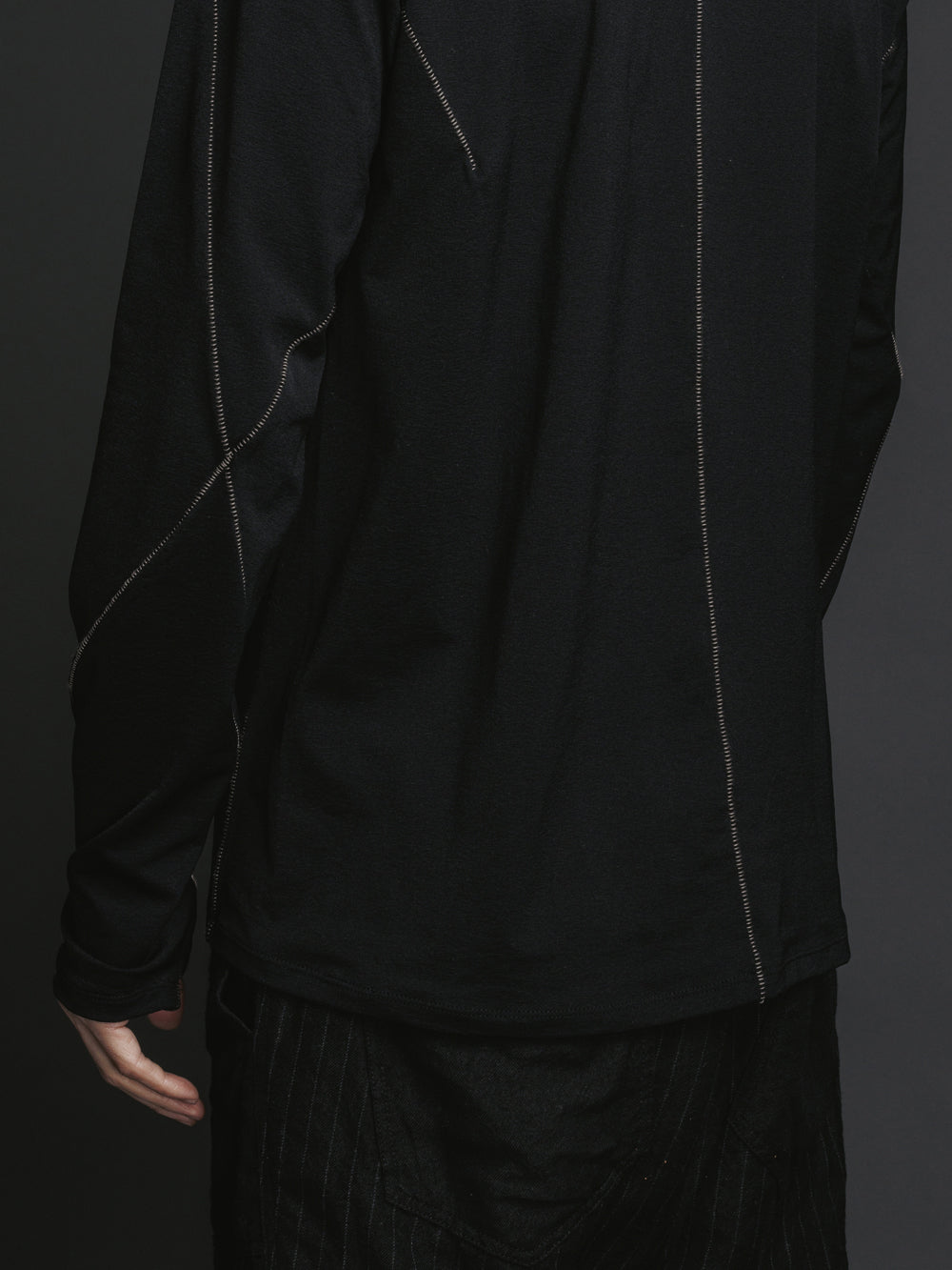 
                  
                    STRETCH NYLON LONG SLEEVE T-SH
                  
                