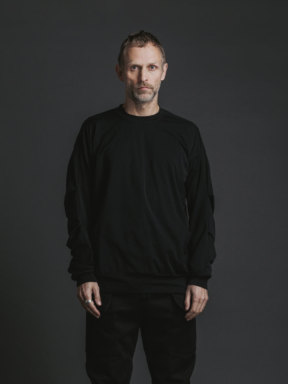 
                  
                    STRETCH NYLON LOOSE LONG SLEEVE T-SHIRTS
                  
                