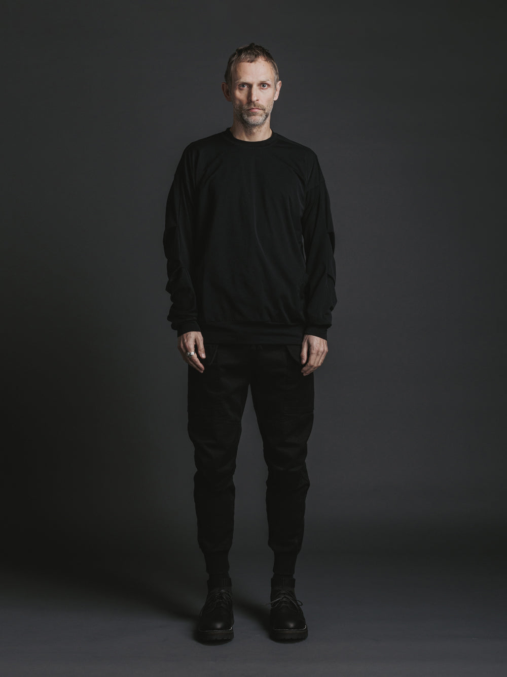 
                  
                    STRETCH NYLON LOOSE LONG SLEEVE T-SHIRTS
                  
                