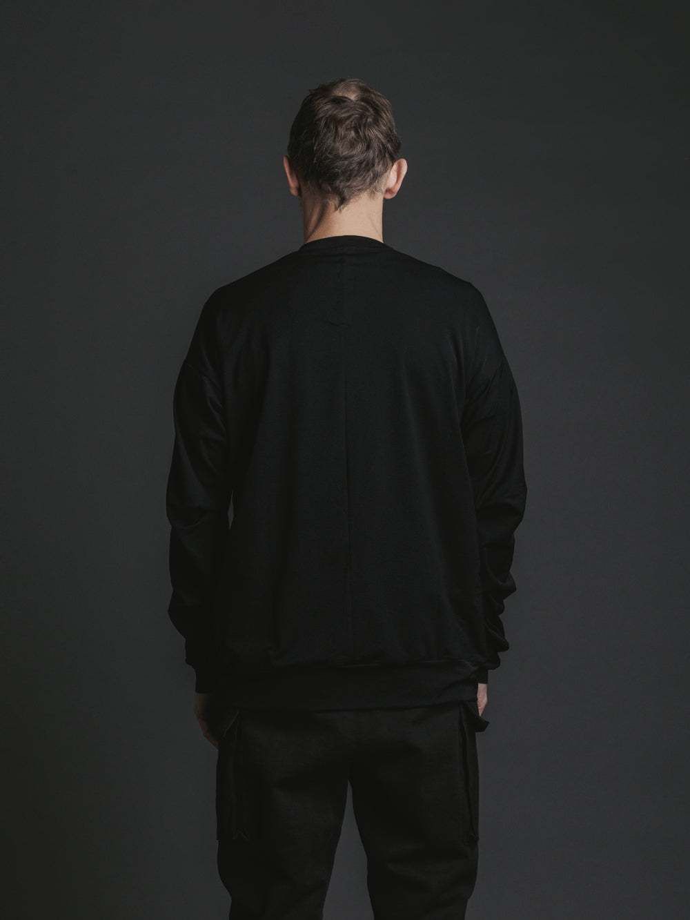 
                  
                    STRETCH NYLON LOOSE LONG SLEEVE T-SHIRTS
                  
                